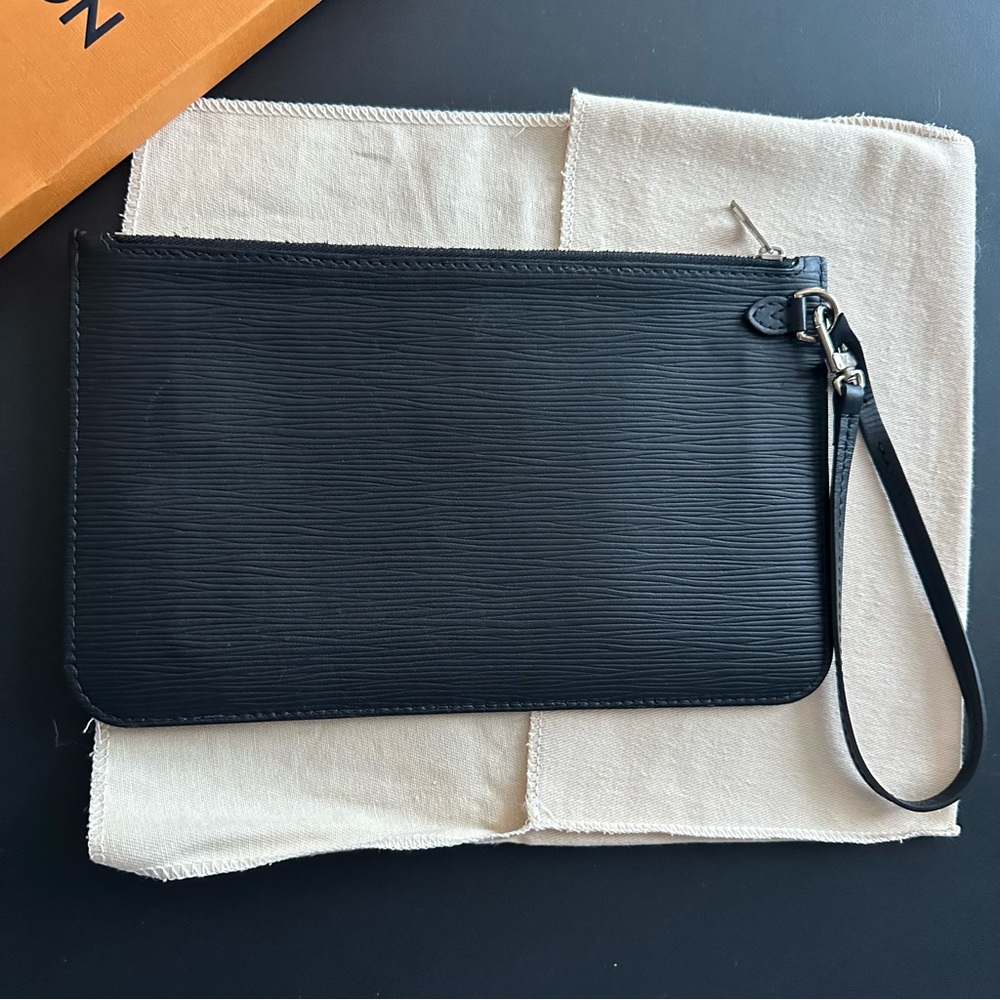 LV Epi Neverfull Pouchette - Picture 7 of 13